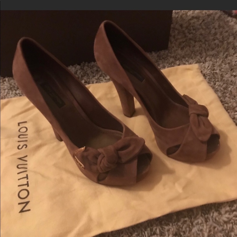 Louis Vuitton Tonka pumps in suede